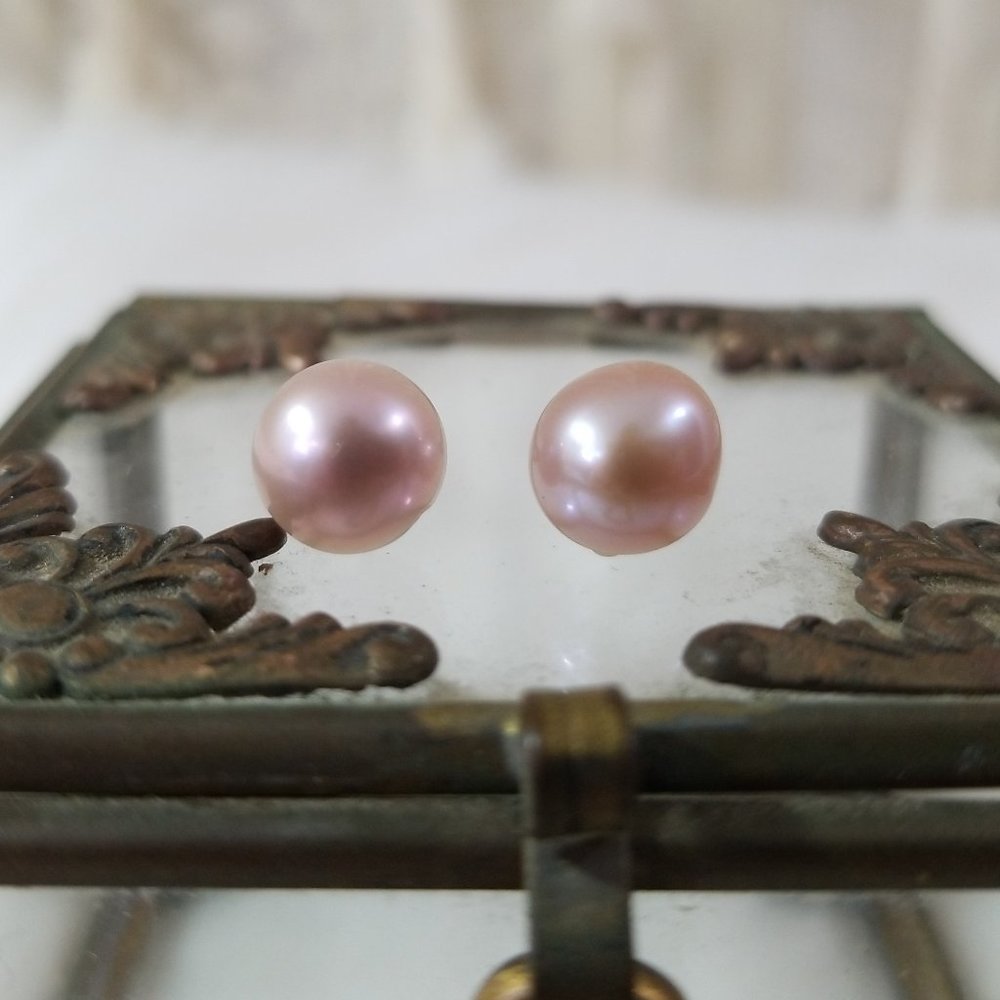 nwot Lavender Saltwater Pearls | Hypoallergenic